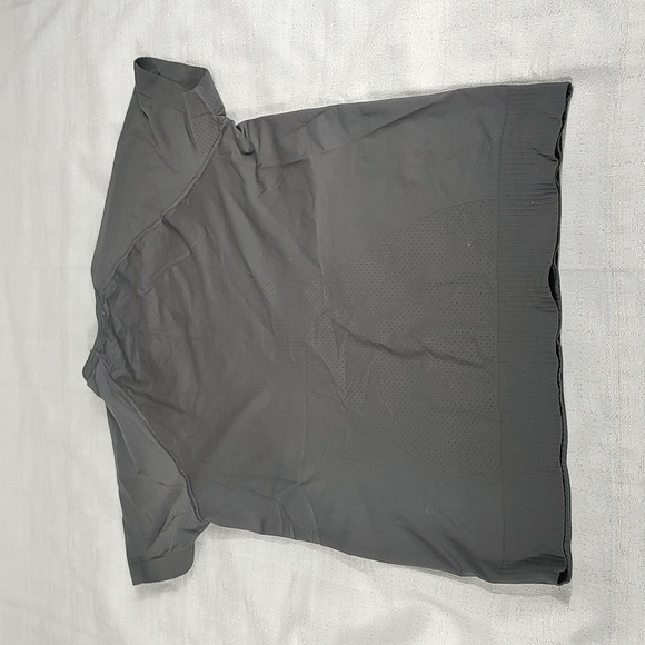 Gym Shark Dark Gray Workout Active Casual Short Sleeve Shirt Size Small - Picture 3 of 6